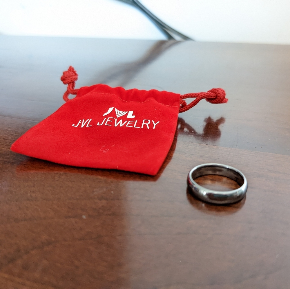 NWOT Women's Tungsten Wedding / Engagement / Promise Ring